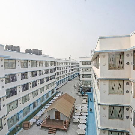 Townhouse Royal Palms Hotel Mumbai Luaran gambar