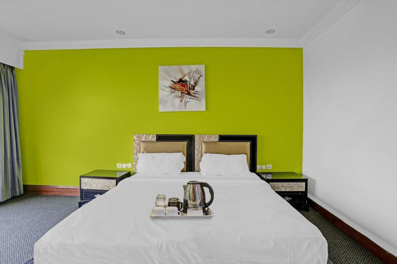 Townhouse Royal Palms Hotel Mumbai Luaran gambar